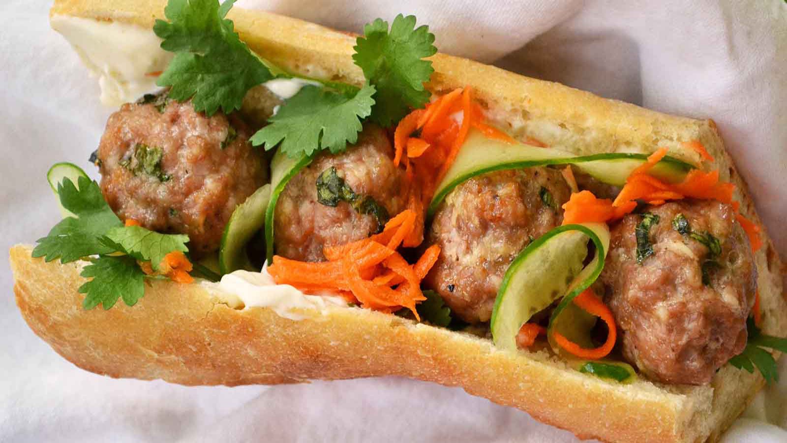 banh-mi-saigon-with-meat-ball