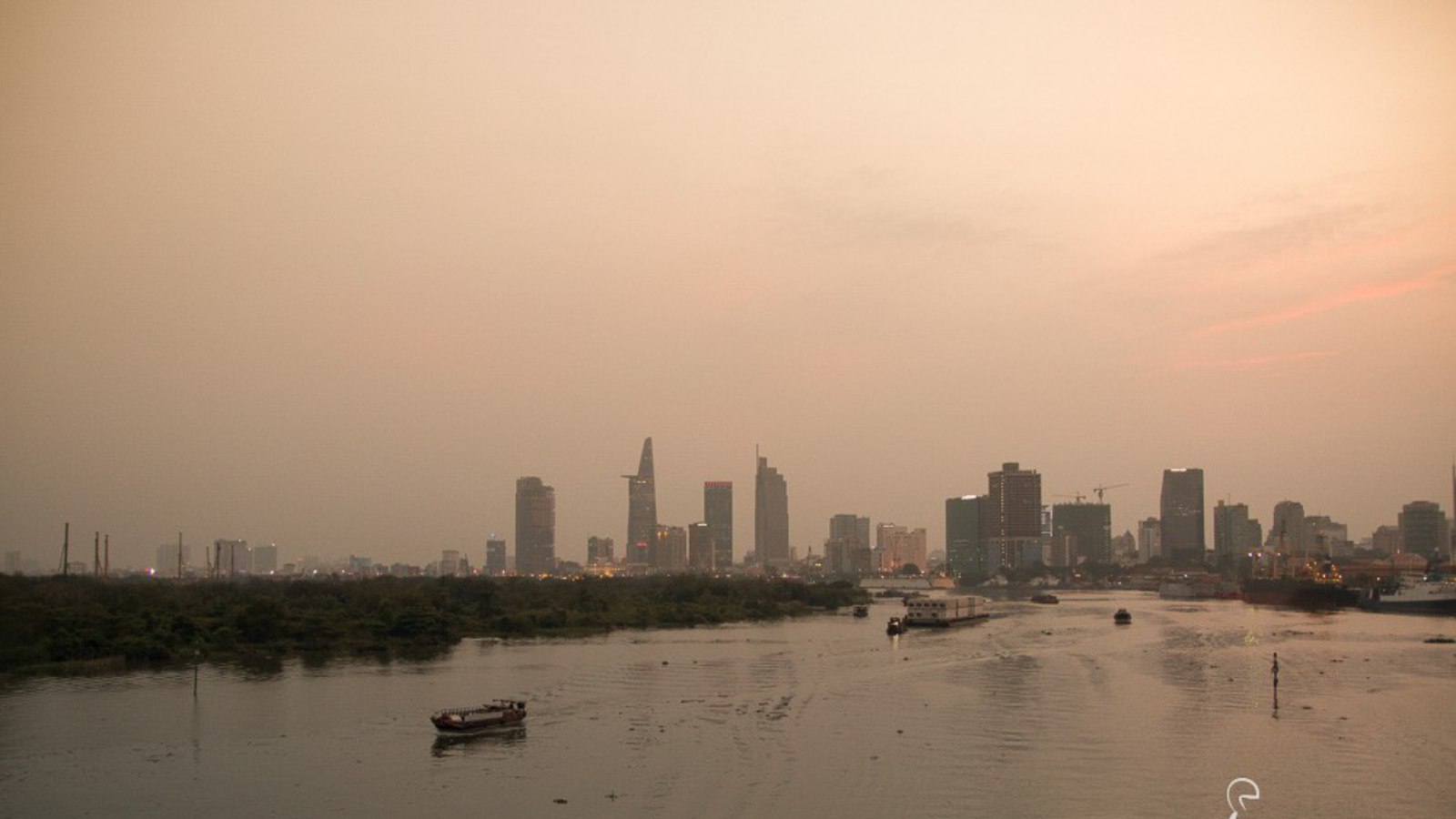 sunset-on-saigon-river