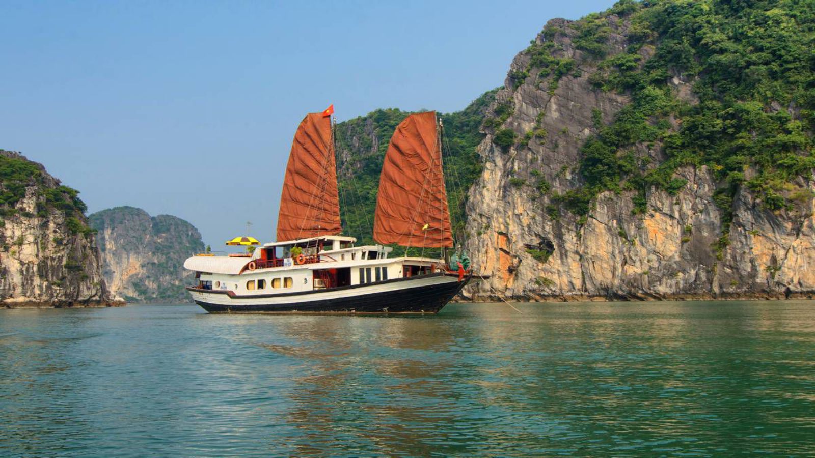 halong-bay-cruise-prince-junk