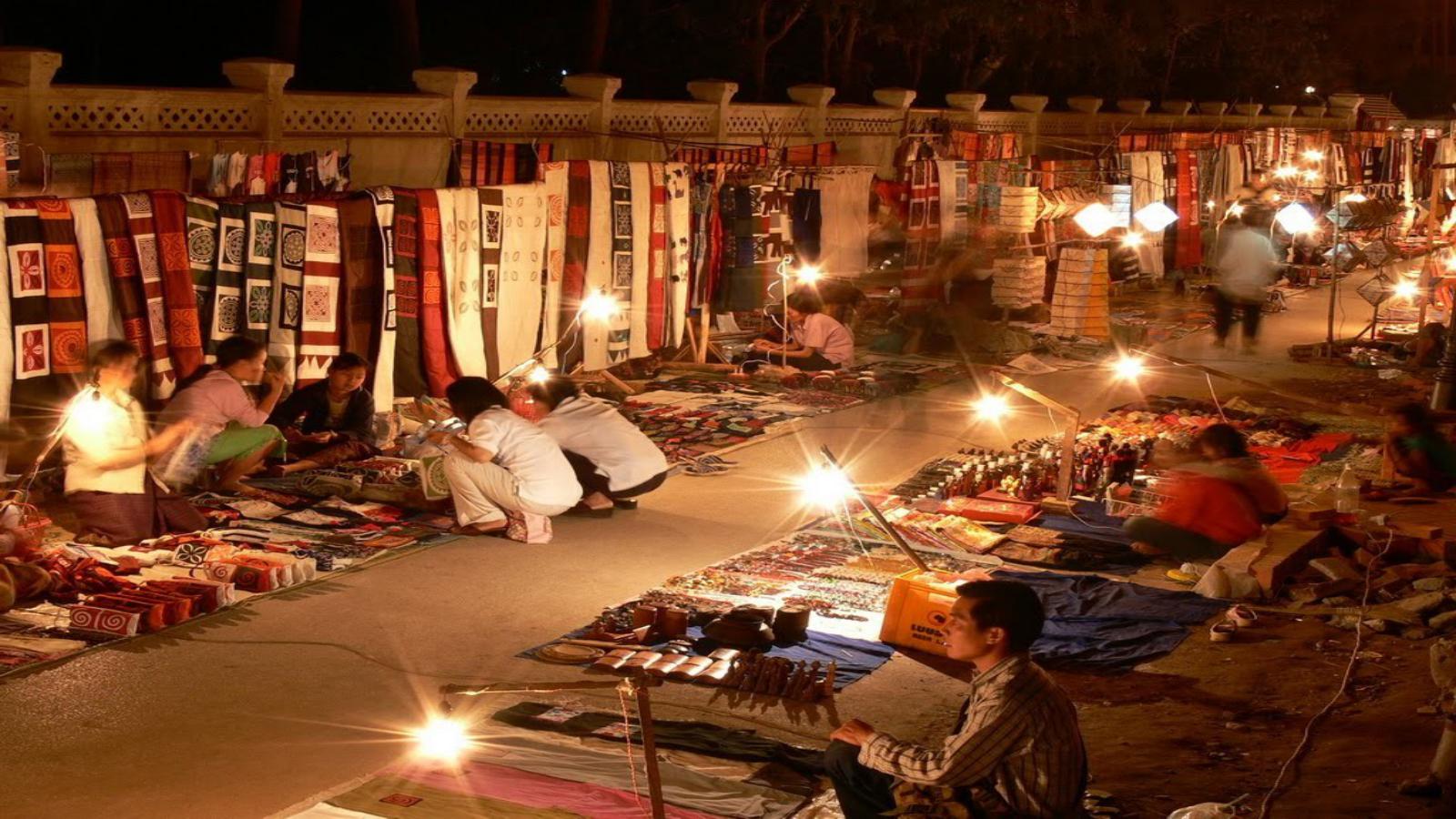 night-market-highligt-of-laos-6days-5