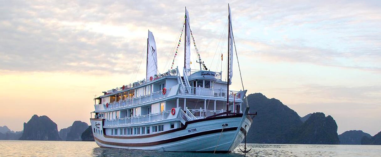 Signature Royal Cruise 3 days/ 2 nights