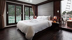 Honeymoon Suite