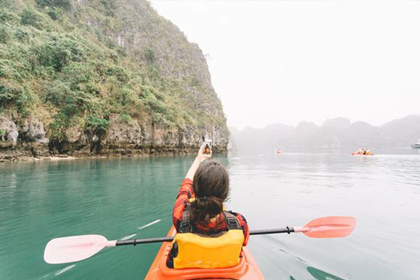 kayaking-dragon's-pearl-junk