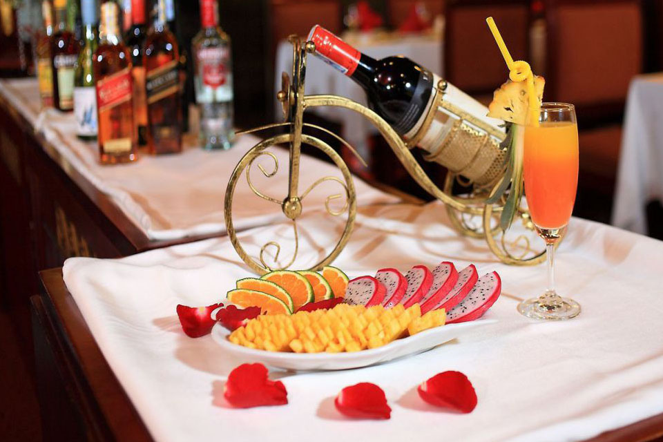 food-royal-palace-cruise-3-days-2-nights-4