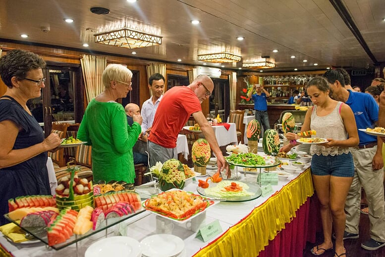 buffet-grayline-cruise-3-days-2-nights