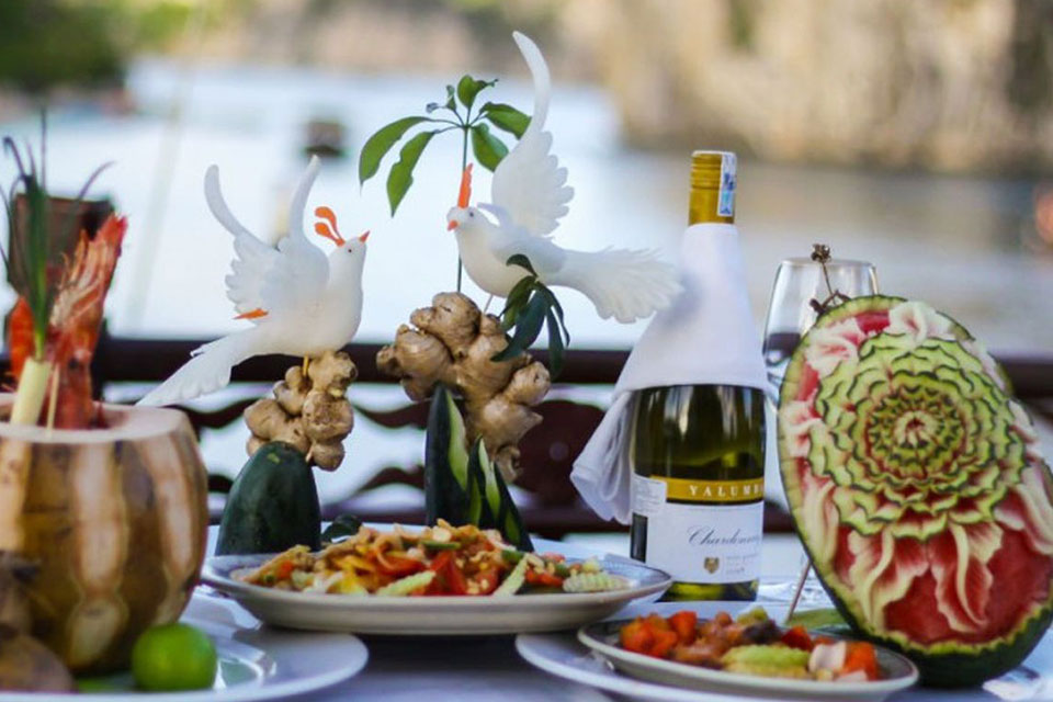 food-royal-palace-cruise-2-days-1-night-4