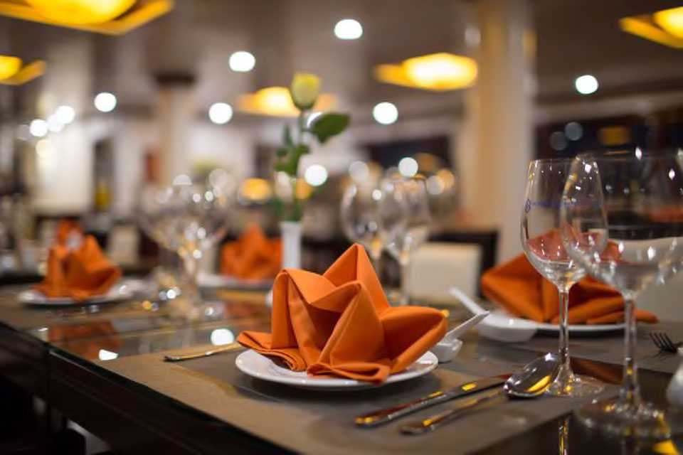 restaurant-halong-silversea-palace-cruise-2-days-1-night-3