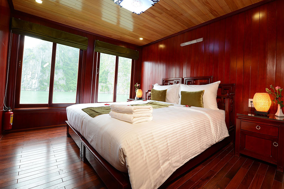 double-cabin-on-royal-palace-cruise-2-days-1-night-2