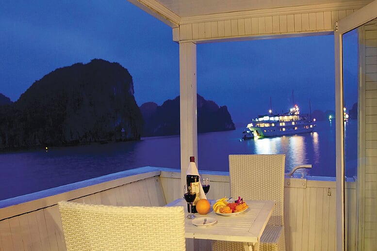 balcony-paloma-cruise-2-days-1-night