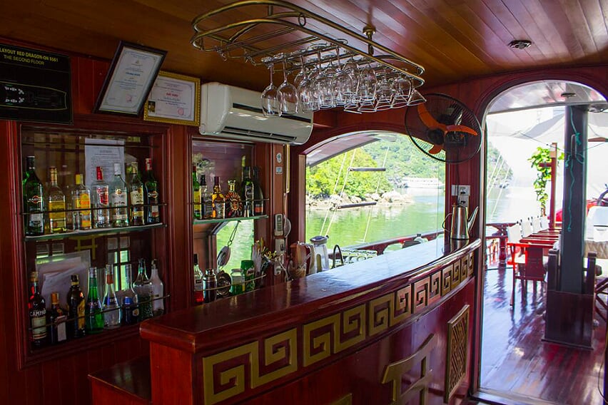 bar-red-dragon-cruise