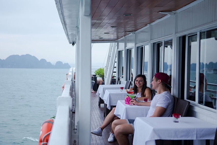 bar-sunset-syrena-cruise-2-days-1-night