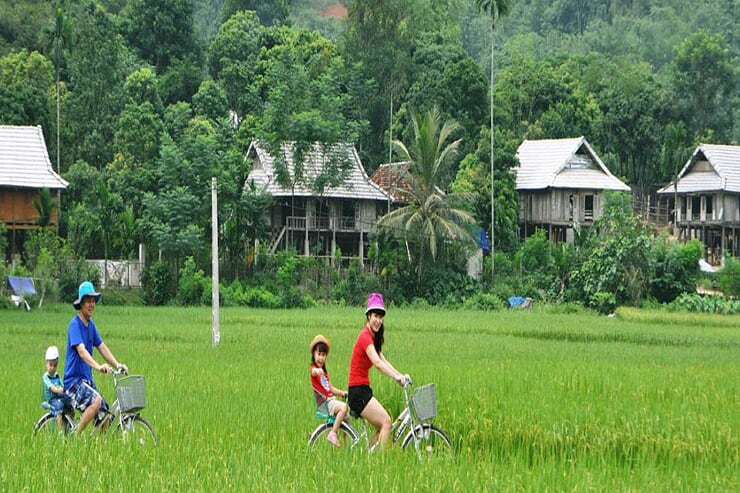 biking-in-mai-chau