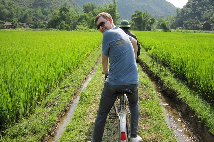 biking-in-mai-chau