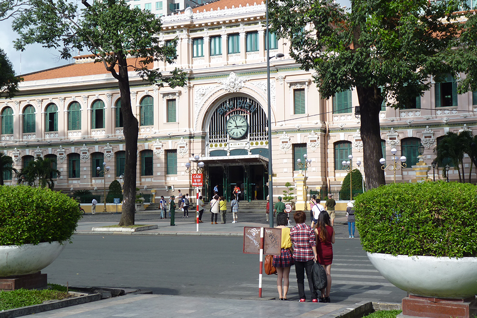960-central-post-office-hcmc
