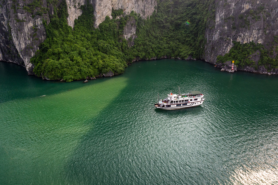 charm-boutique-on-halong-bay