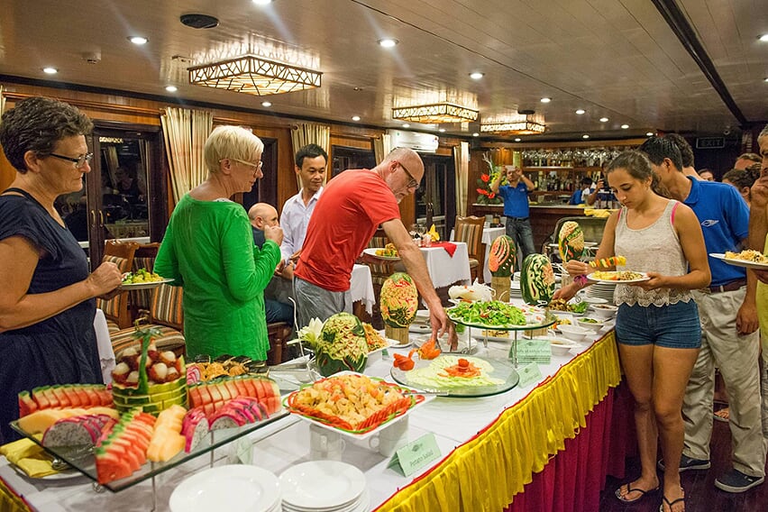 buffet-grayline-cruise-2-days-1-night