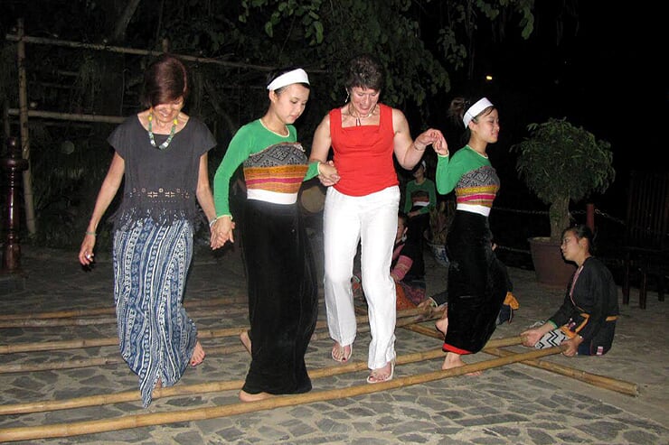 dancing-with-the-locals