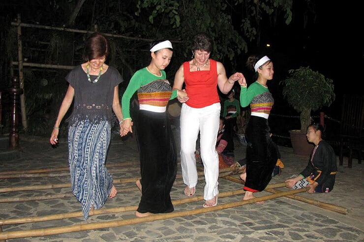 dancing-with-the-locals