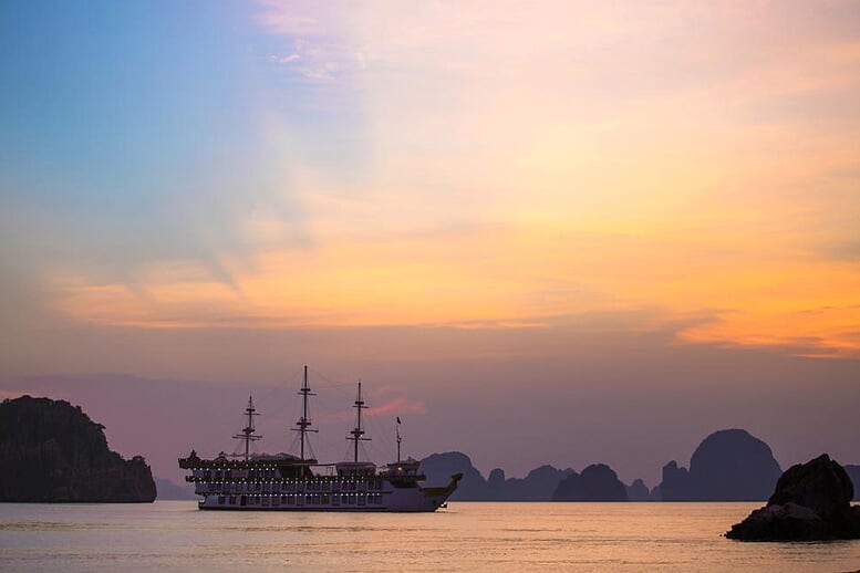 view-dragon-legend-cruise-3-days-2-nights