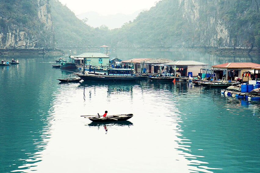 halong-floating-village-red-draron-cruise
