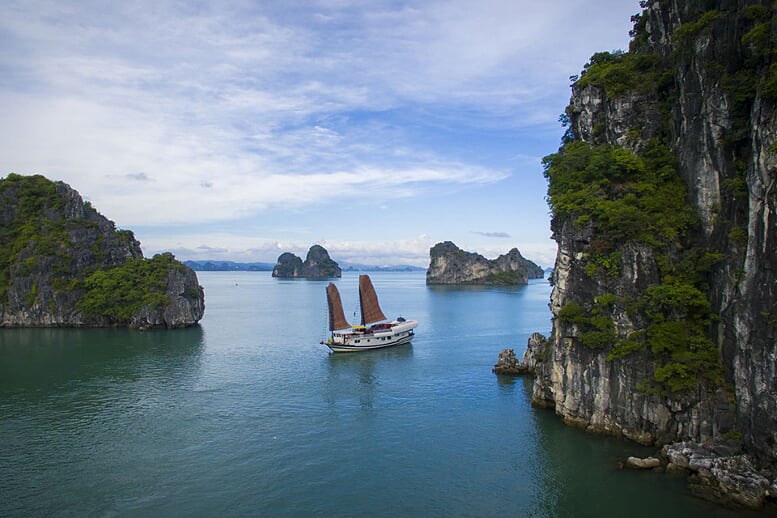 halong-view-dragon-bay-full-day