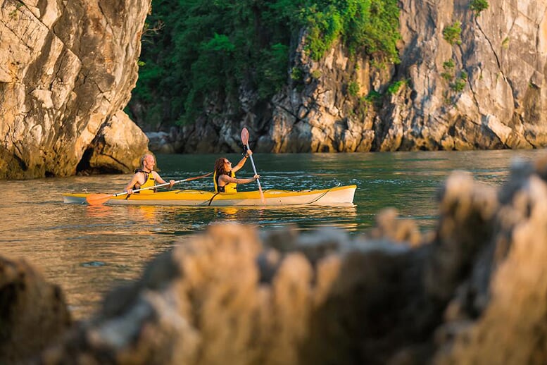 kayaking-dragon-legend-cruise-2-days-1-night
