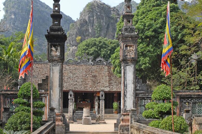 le-dinh-dynastues-combo-ninh-binh-mai-chau-halong-6days