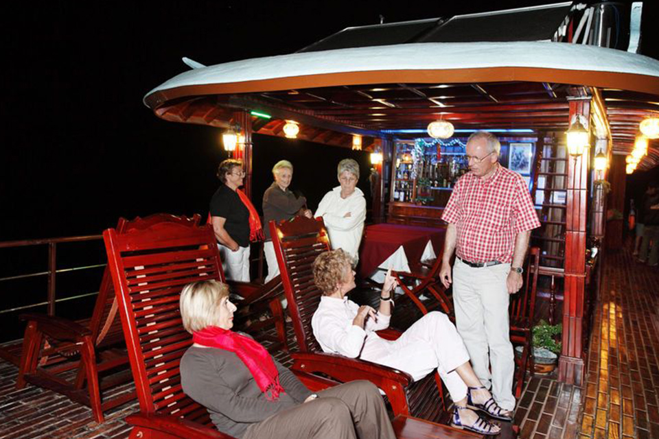 960-le-cochinchine-cruise-sundeck