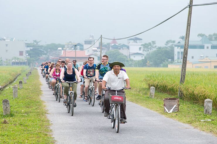biking-in-mai-chau