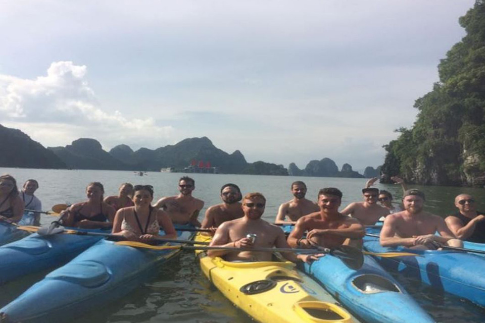 kayaking-in-halong-bay