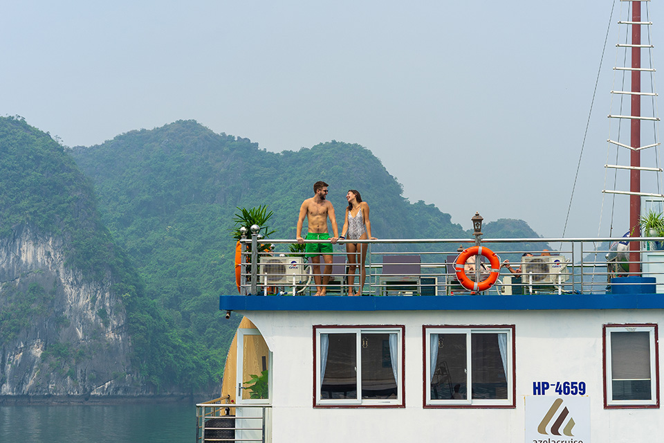 960-relax-on-sundeck
