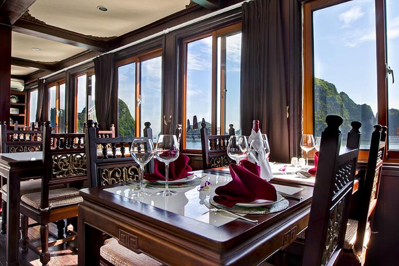 restaurant-pelican-cruise-2-days-1-night-13