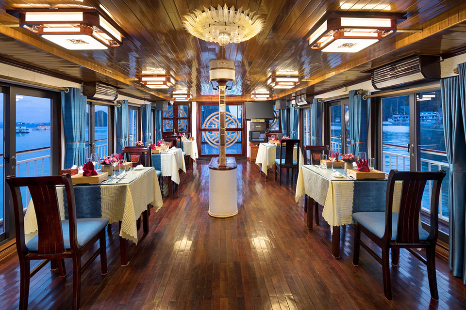 restaurant-charm-boutique-cruise-2-days-1-night-1