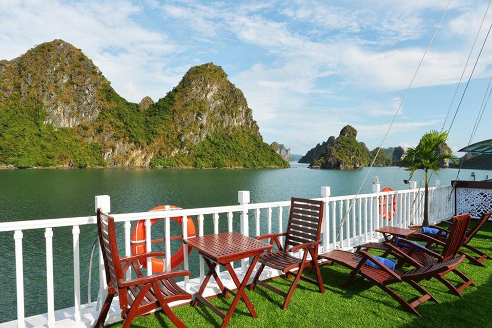 relax-on-sundeck
