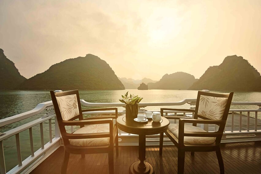 sundek-petit-white-dolphin-cruise-3-days-2-nights