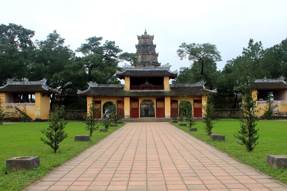 960-thien-mu-pagoda-hue