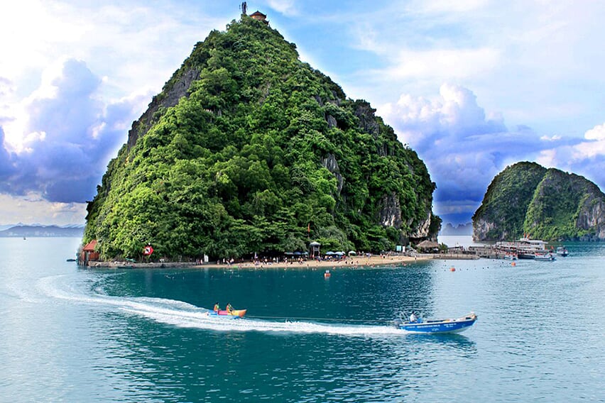 titop-island-syrena-cruise-2-days-1-night-1