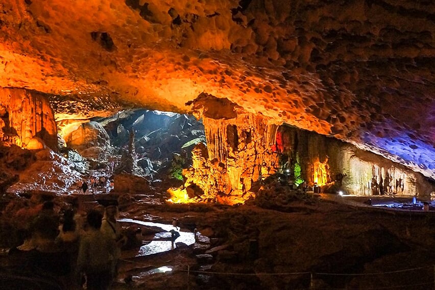 trinh-nu-cave-white-dolphin-cruise-2-days-1-night