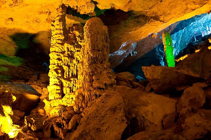 sung-sot-cave
