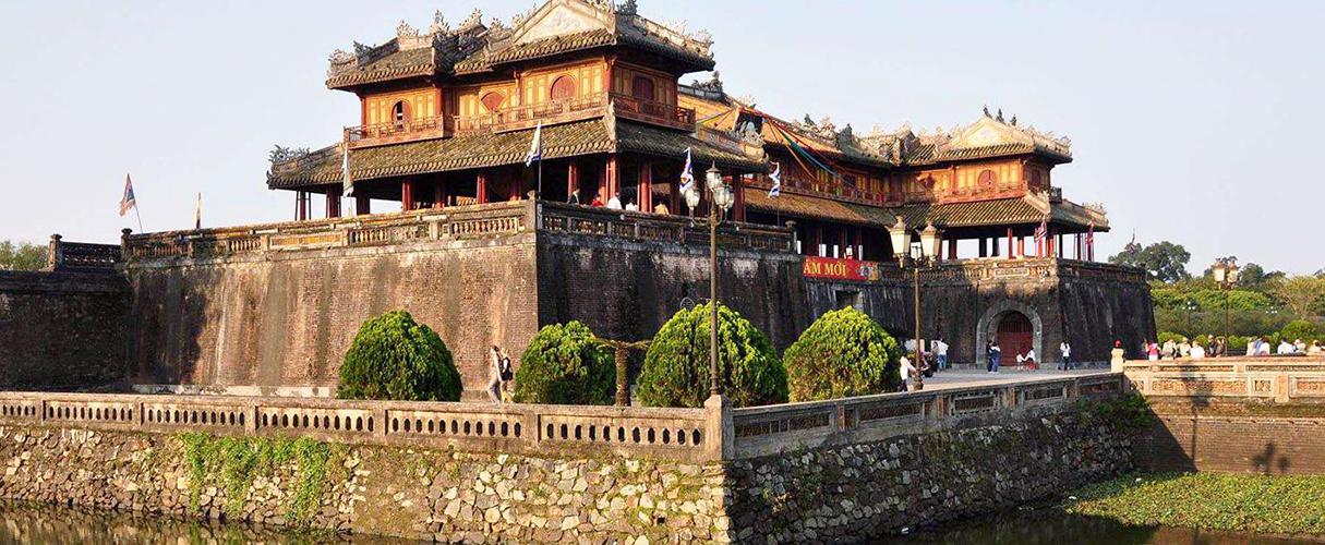 ​Da Nang - Hoi An - My Son - Hue - Quang Binh group tour 4 days