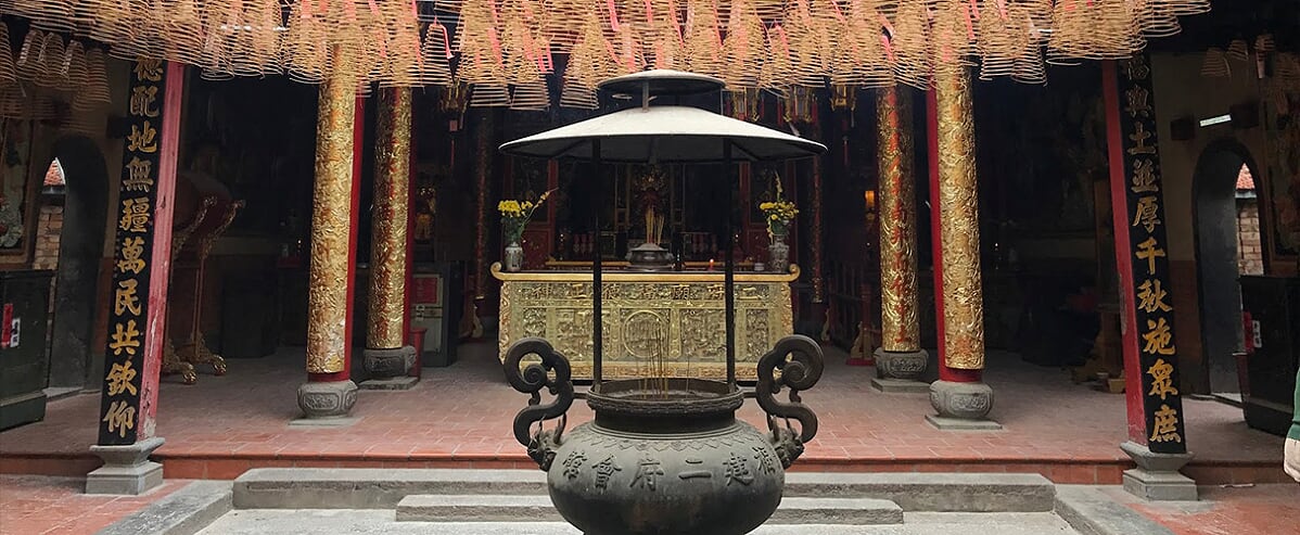 Insider Saigon with Vespa 4.5 Hours