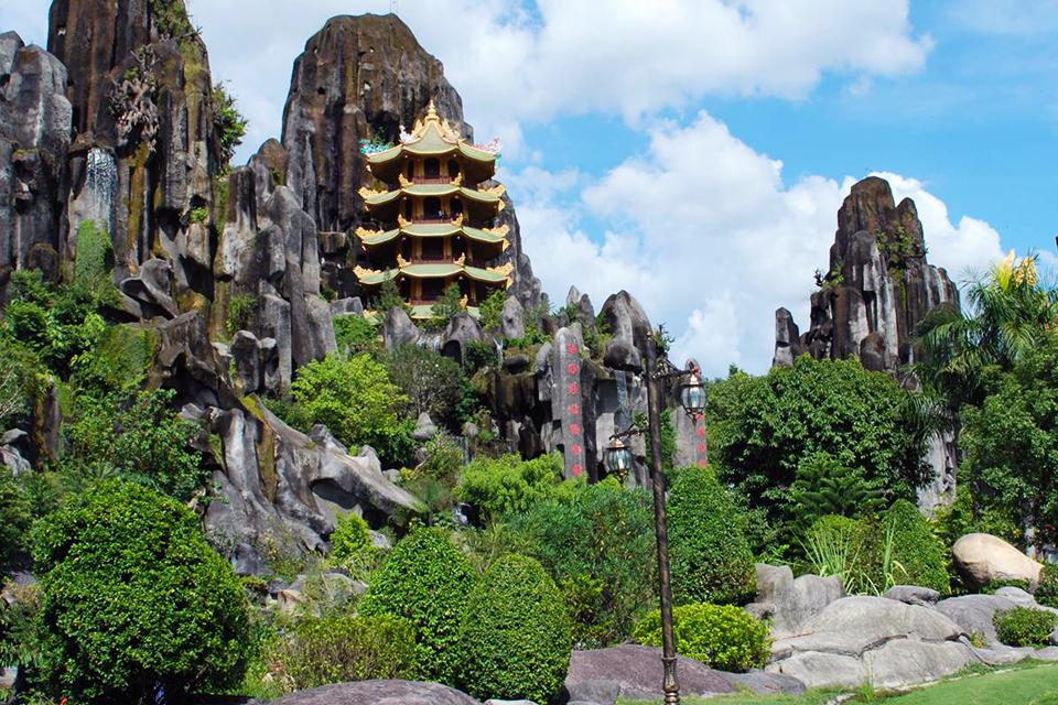 da-nang-hoi-an-my-son-hue-4-days-group-tour-1