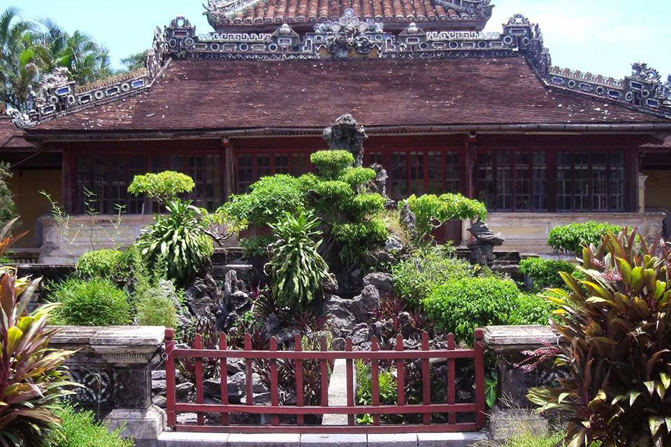 da-nang-hoi-an-cham-island-hue-group-tour-4-days-1