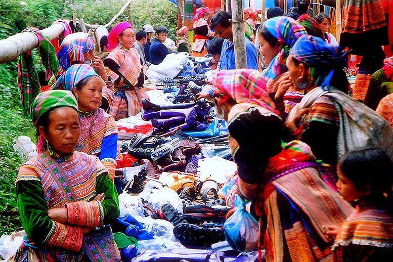 sapa-trekking-bac-ha-market-3d4n-11