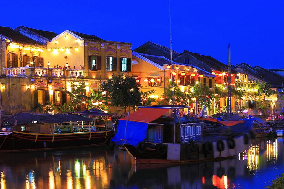 da-nang-hoi-an-my-son-hue-4-days-group-tour-3