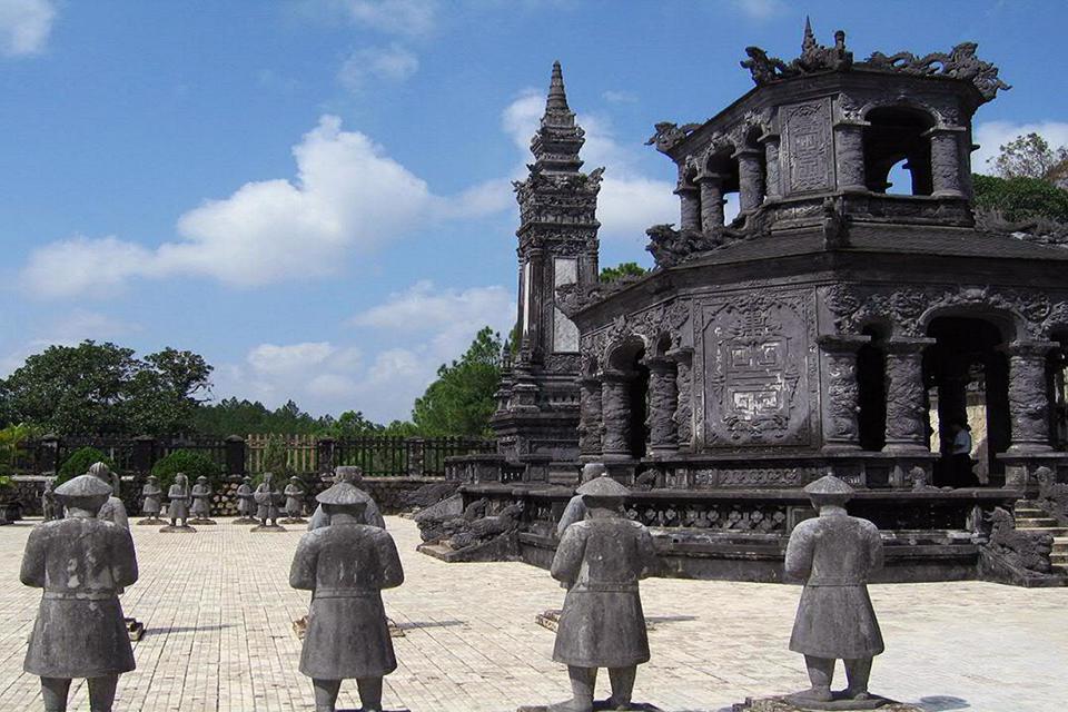 da-nang-hoi-an-my-son-hue-4-days-group-tour-4
