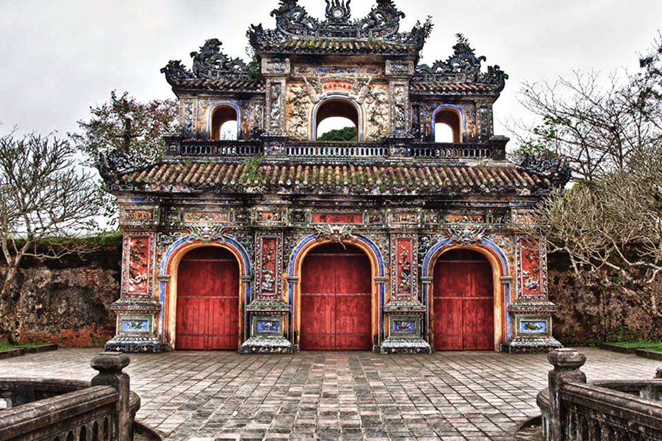 da-nang-hoi-an-my-son-hue-quang-binh-group-tour-4-days-4