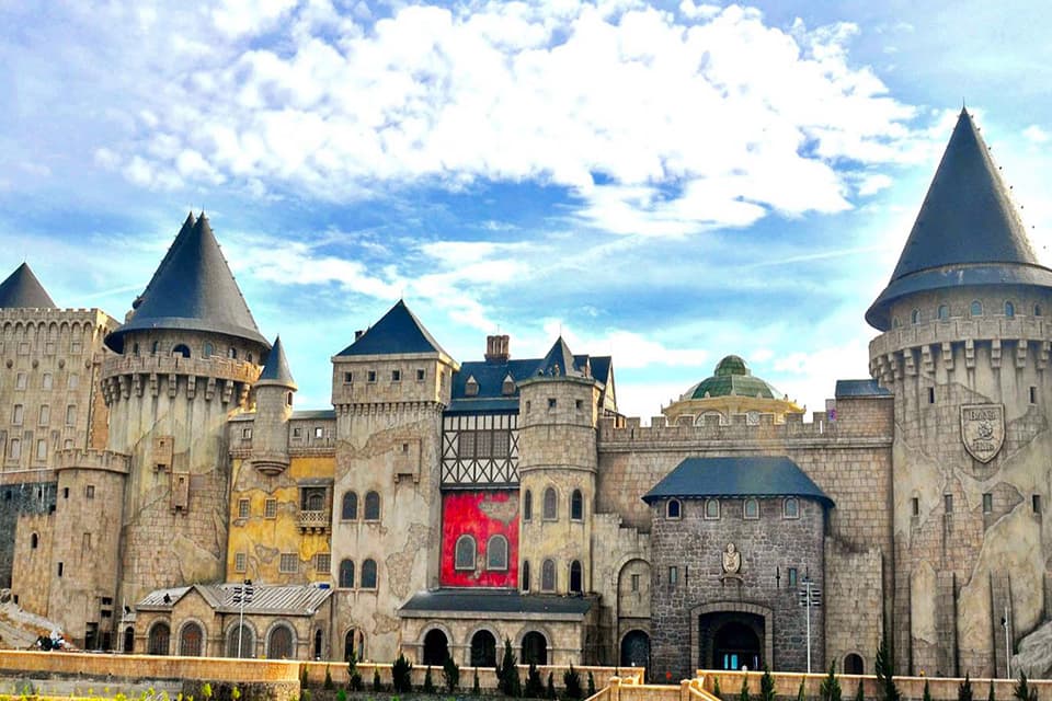da-nang-hoi-an-ba-na-hills-hue-group-tour-4-days-4