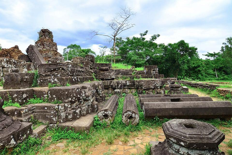 da-nang-hoi-an-my-son-hue-4-days-group-tour-5