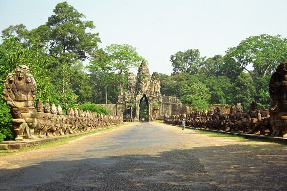 mysterious-angkor-3-days-2-nights-1